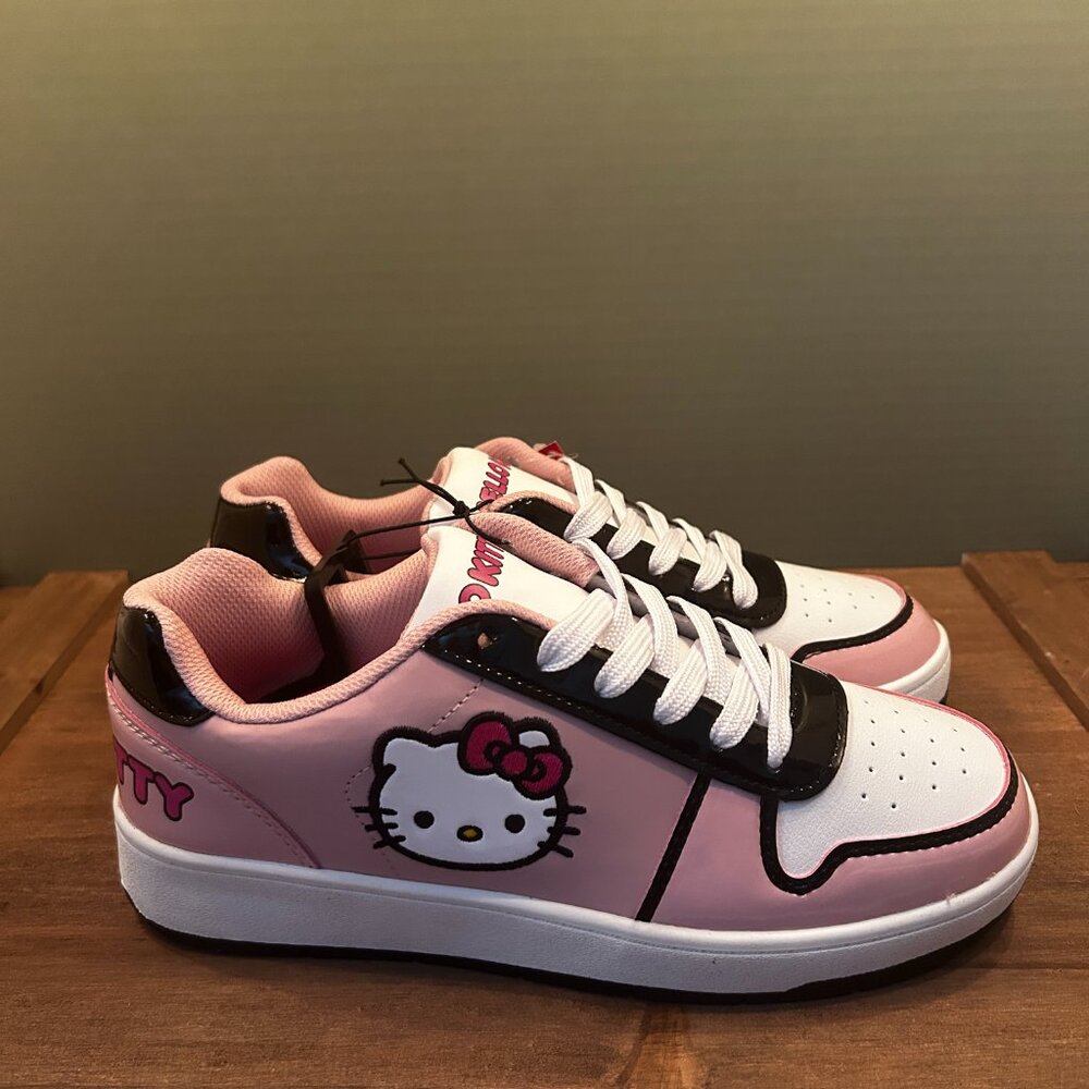Hello Kitty Sanrio Women's Pink Casual Court Sneakers Size 9 NWT